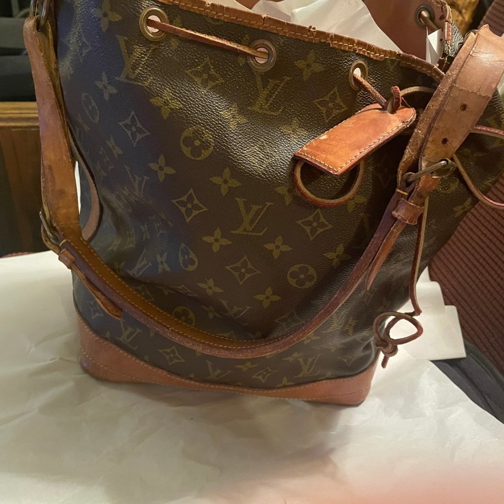 Vintage	Louis Vuitton Monogram Drawstring Shoulder Bag - Picture 2 of 9